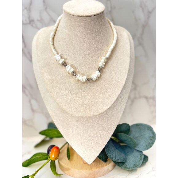 Vintage Puka Shell & Glass  Choker Necklace - Picture 4 of 5